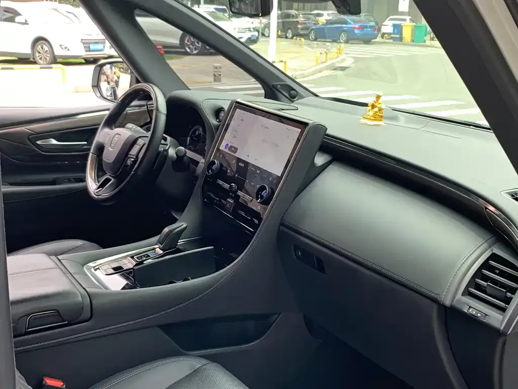 Toyota Vellfire — фото 3