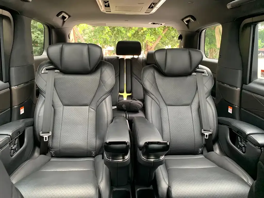 Toyota Vellfire — фото 7