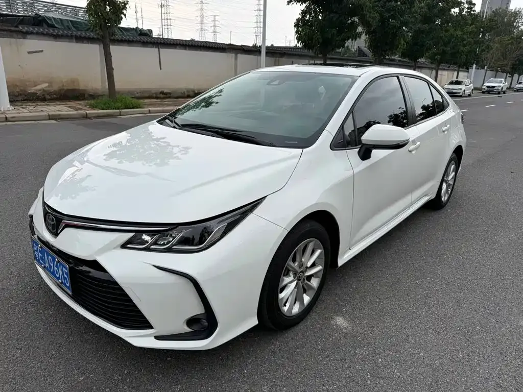 Toyota Corolla — фото 1