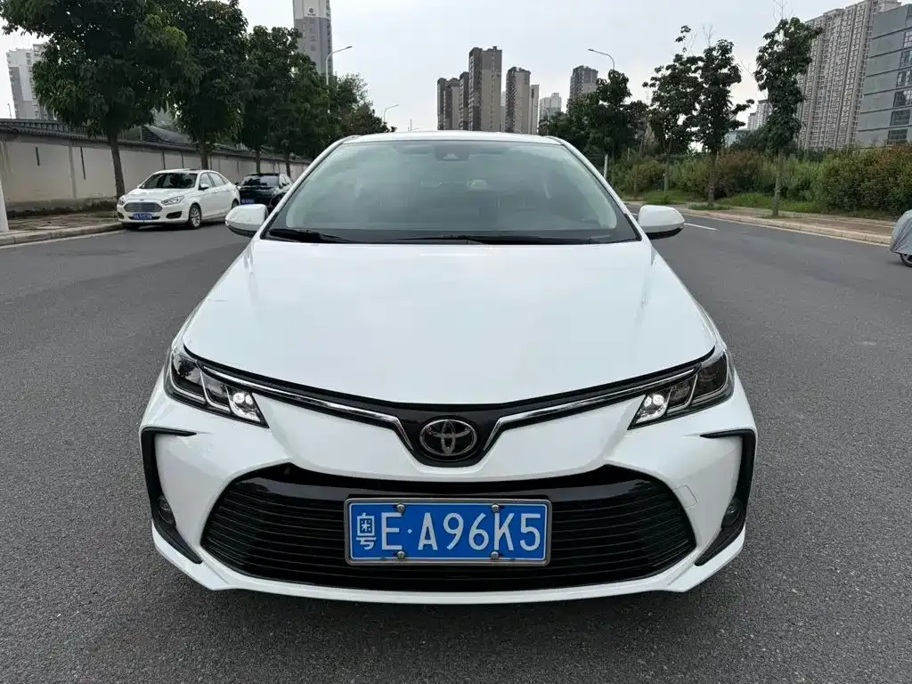 Toyota Corolla — фото 6