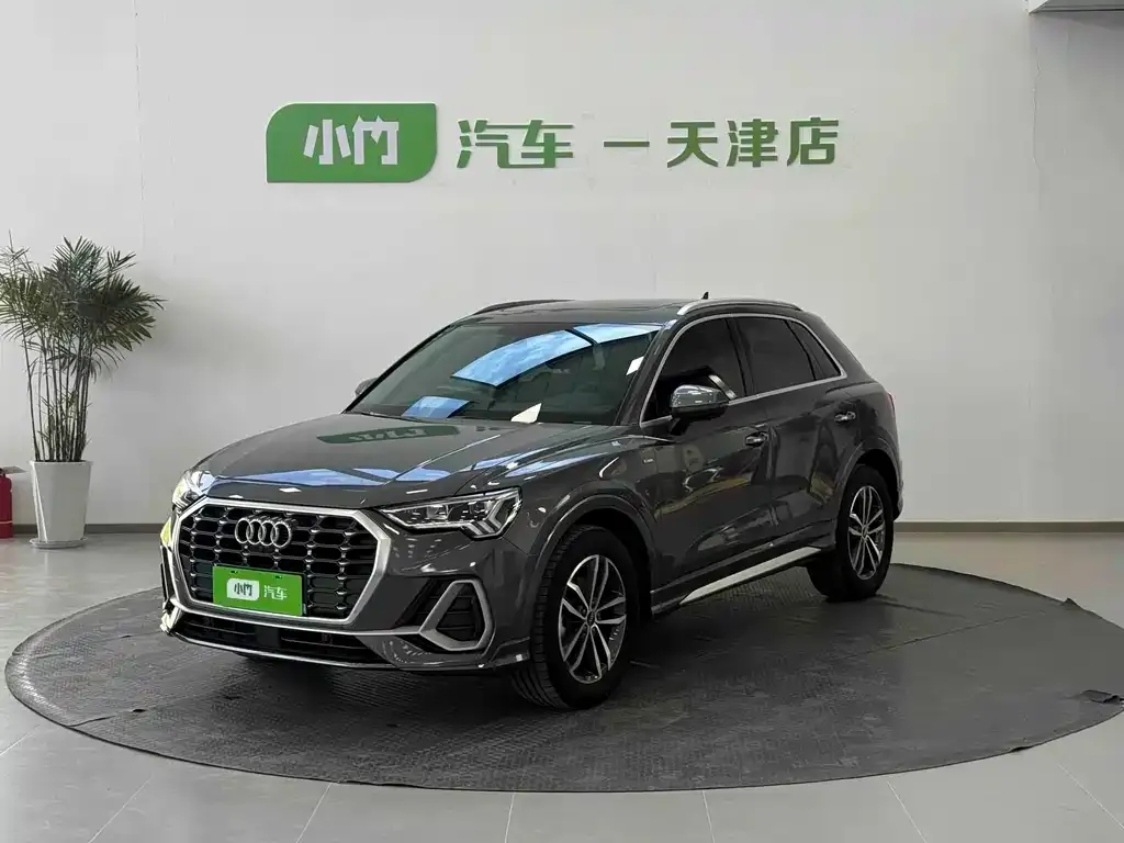 Audi Q3 — фото 1