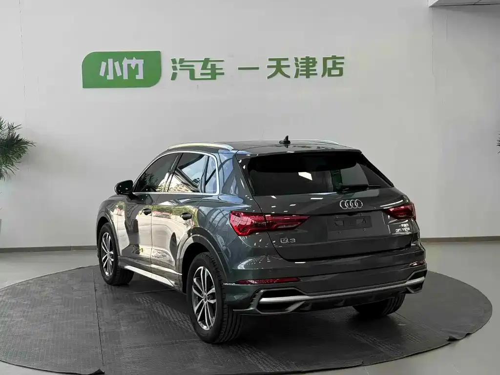 Audi Q3 — фото 10