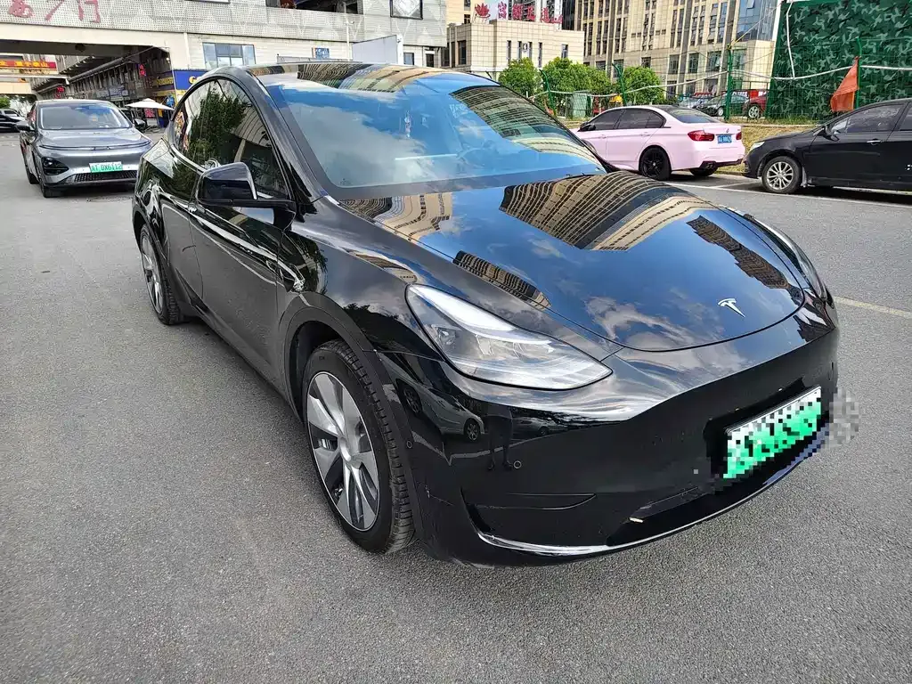 Tesla Model Y — фото 6