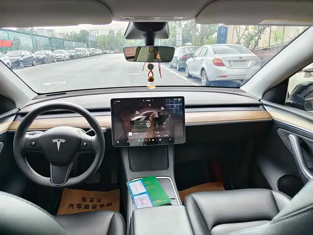 Tesla Model Y — фото 4