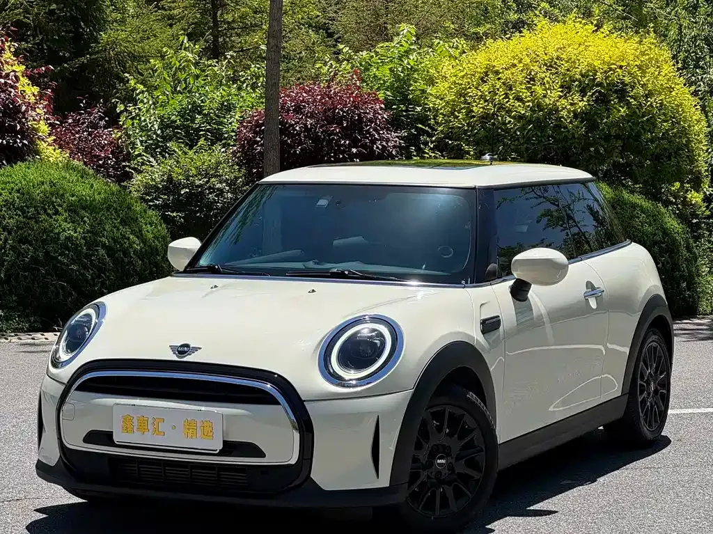 MINI Cooper (3-door) — фото 1