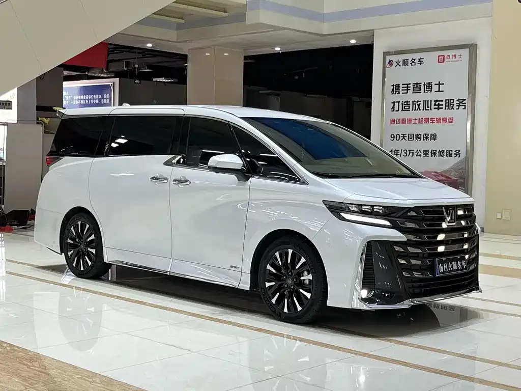 Toyota Vellfire — фото 9