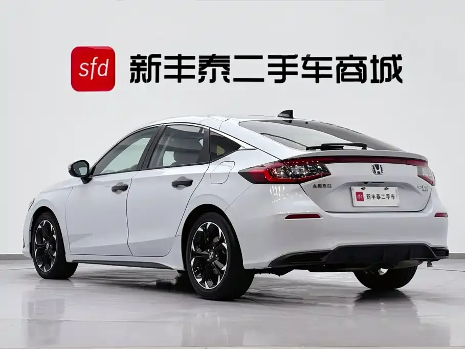Honda Civic — фото 7