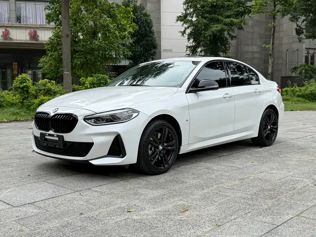BMW 1 Series — фото 1