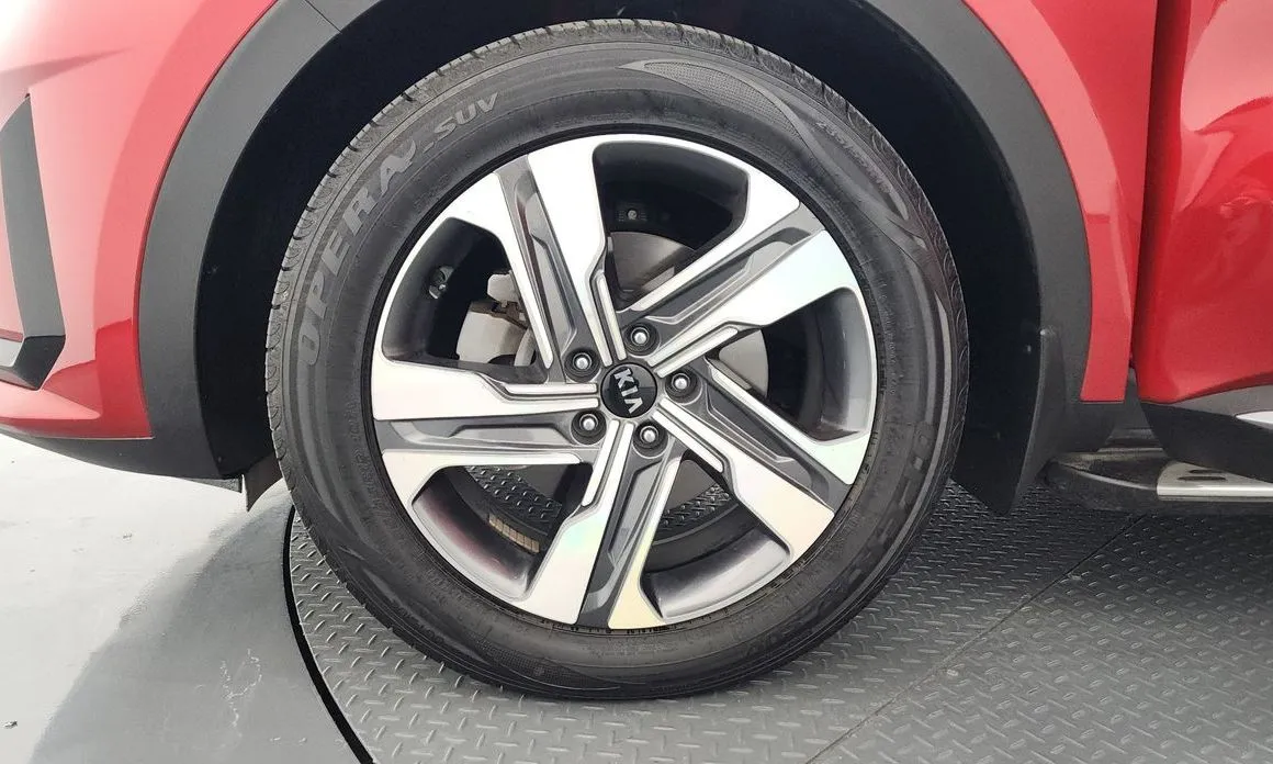 Kia Sorento — фото 9