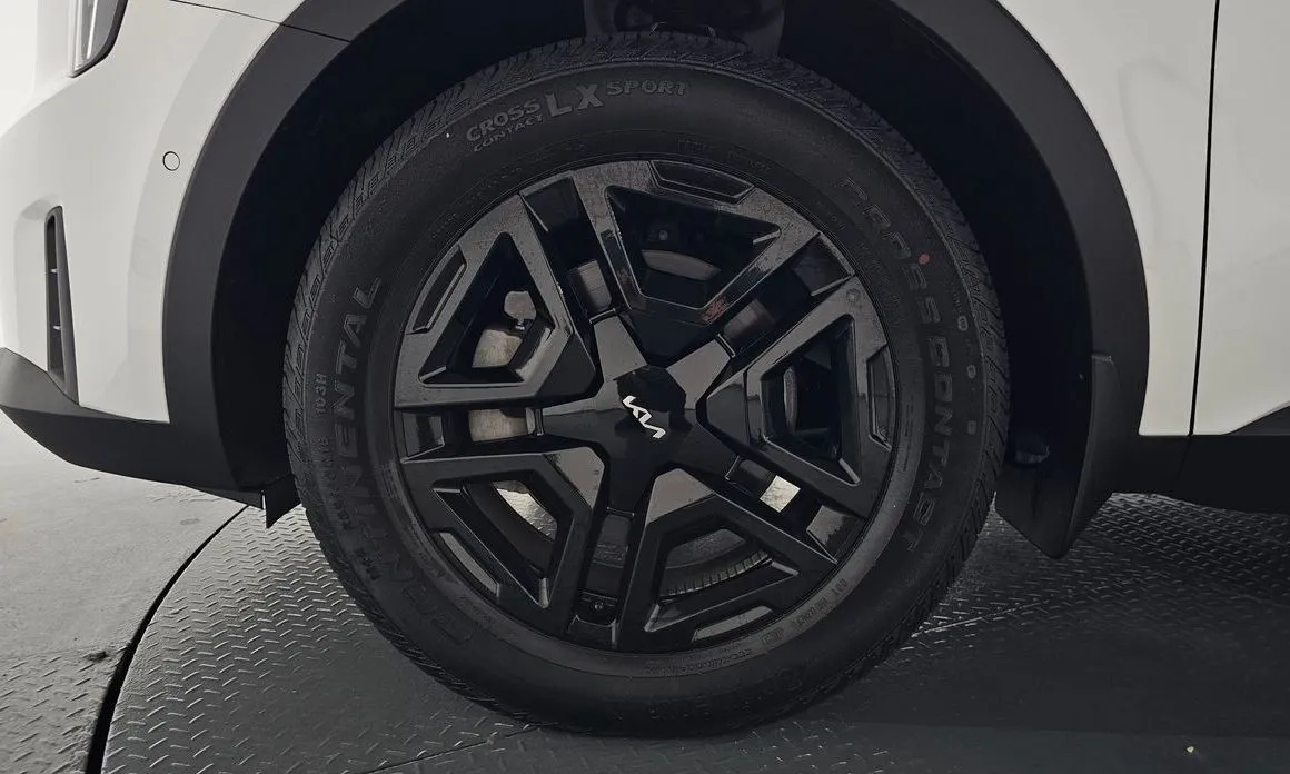 Kia Sorento — фото 10