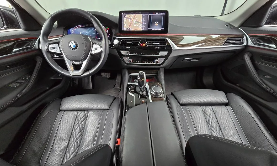 BMW 5-Series — фото 10