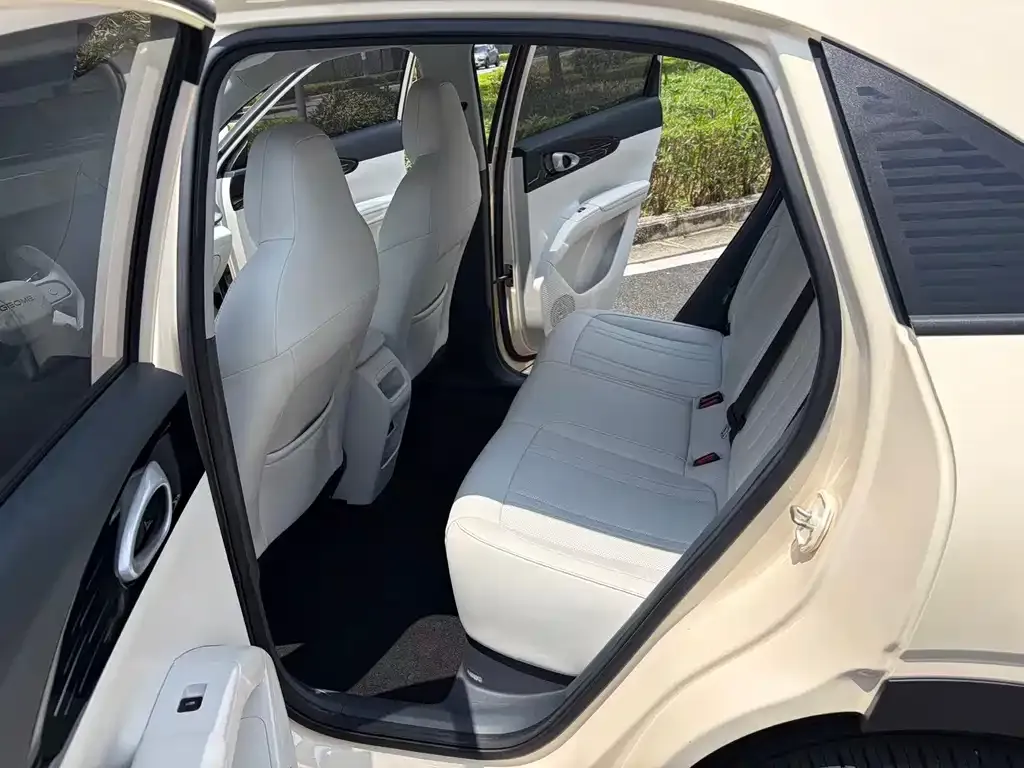 Geely Starburst — фото 7