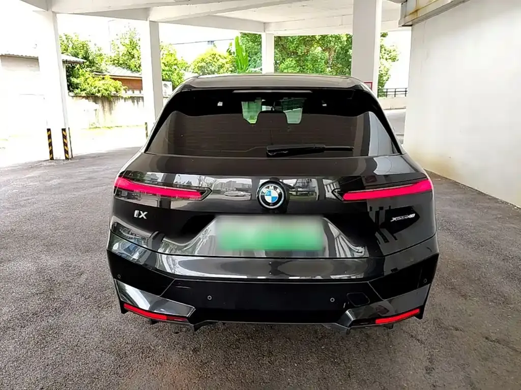 BMW iX — фото 10
