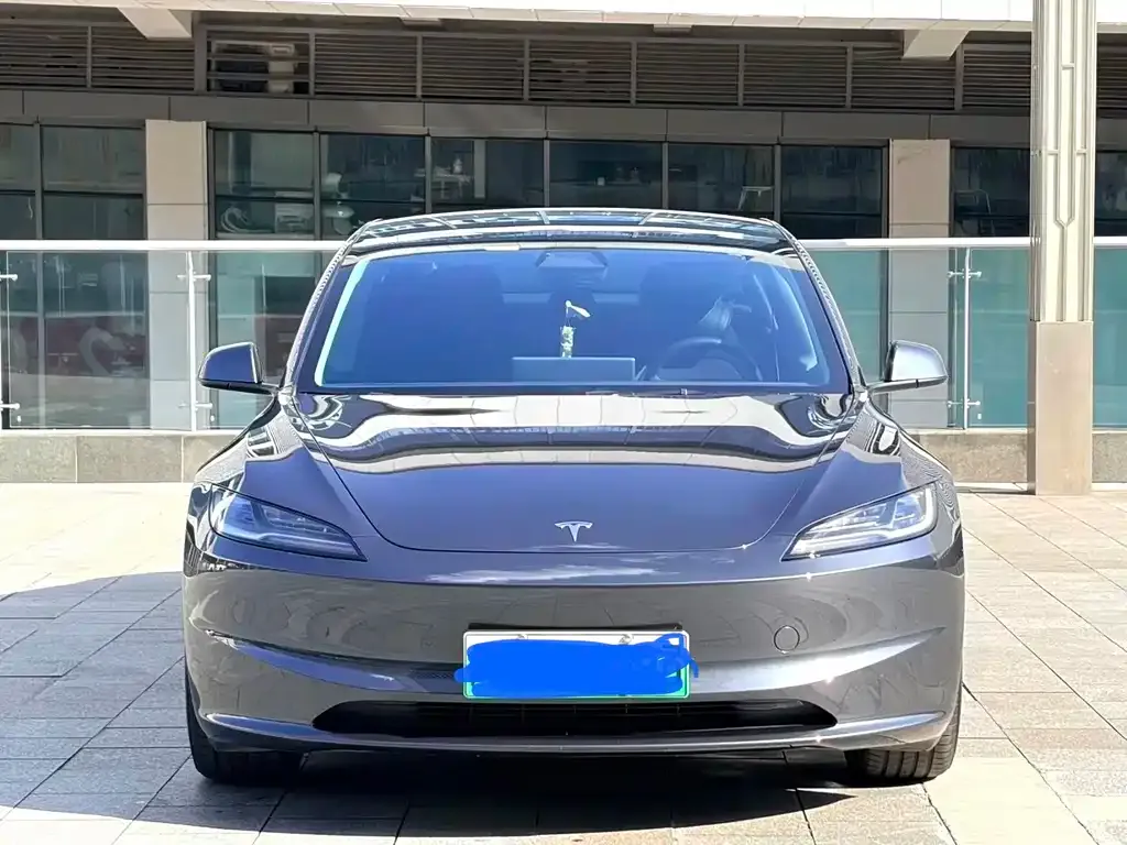 Tesla Model 3 — фото 5