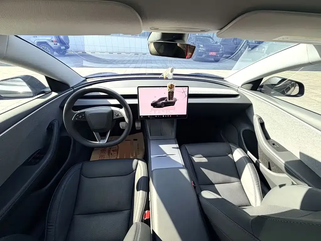 Tesla Model 3 — фото 4