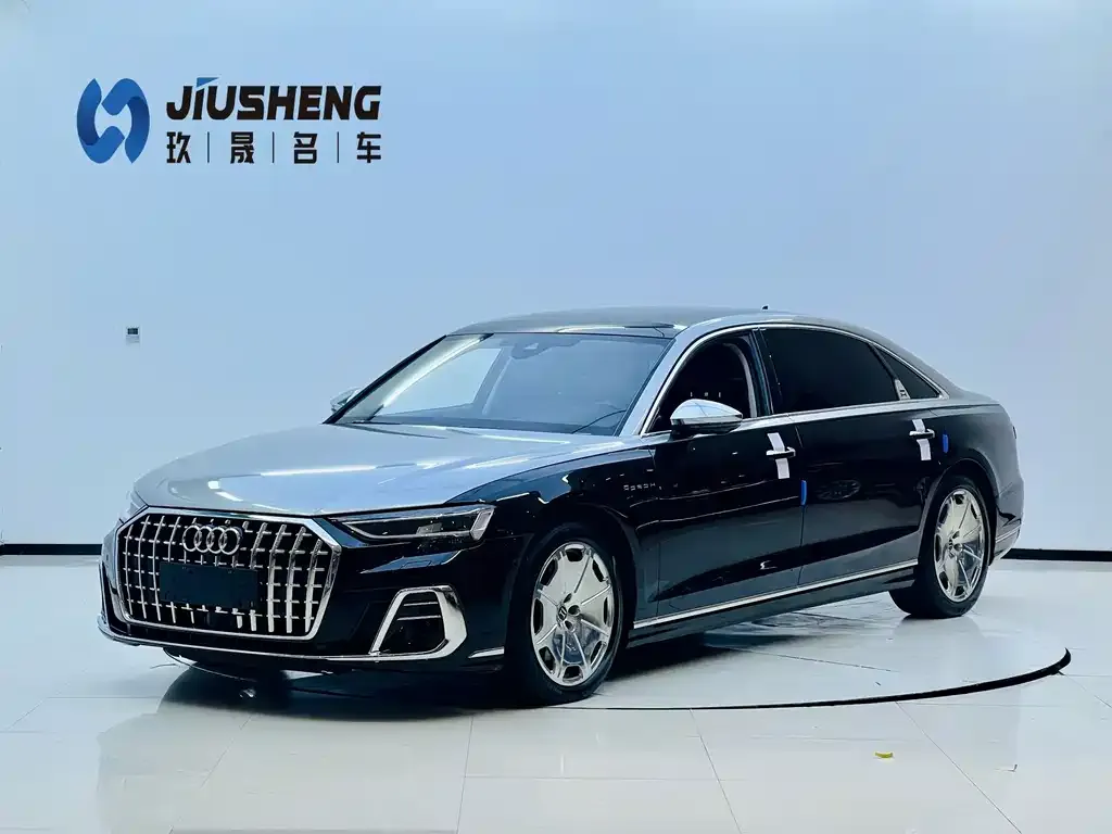 Audi A8 — фото 1