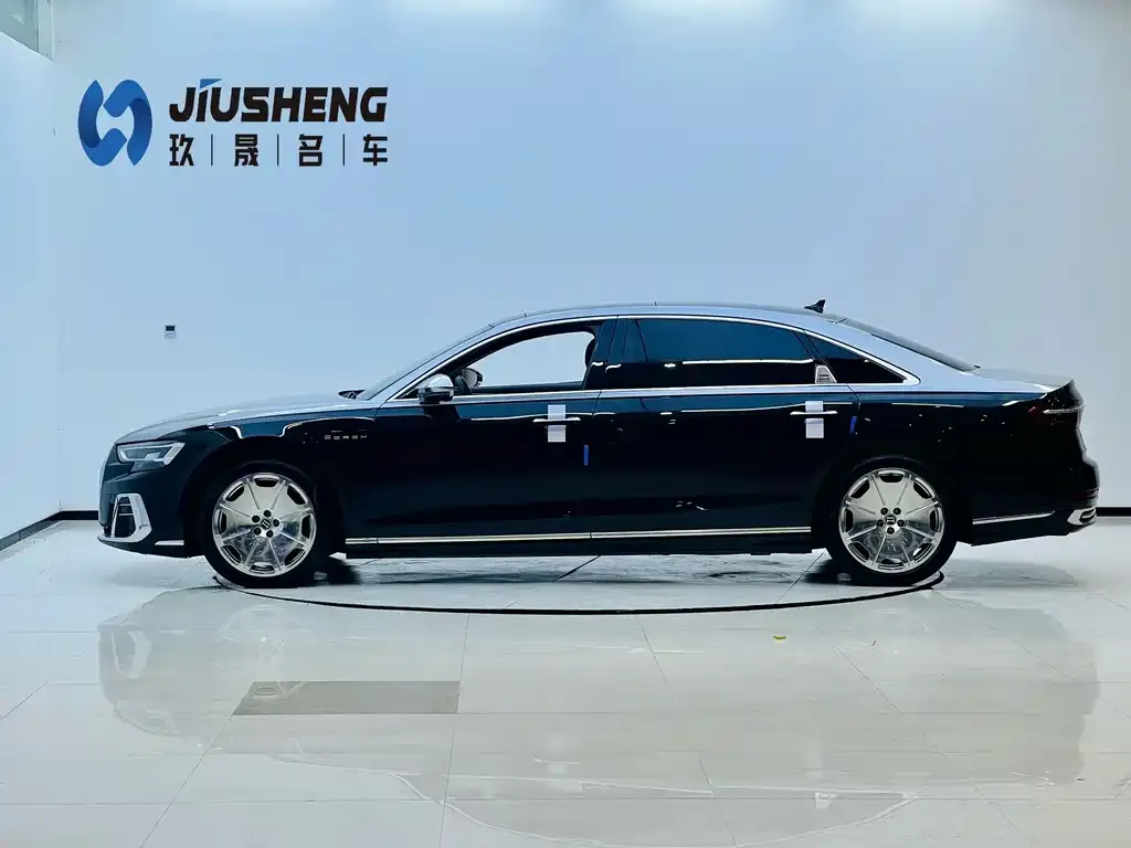 Audi A8 — фото 2