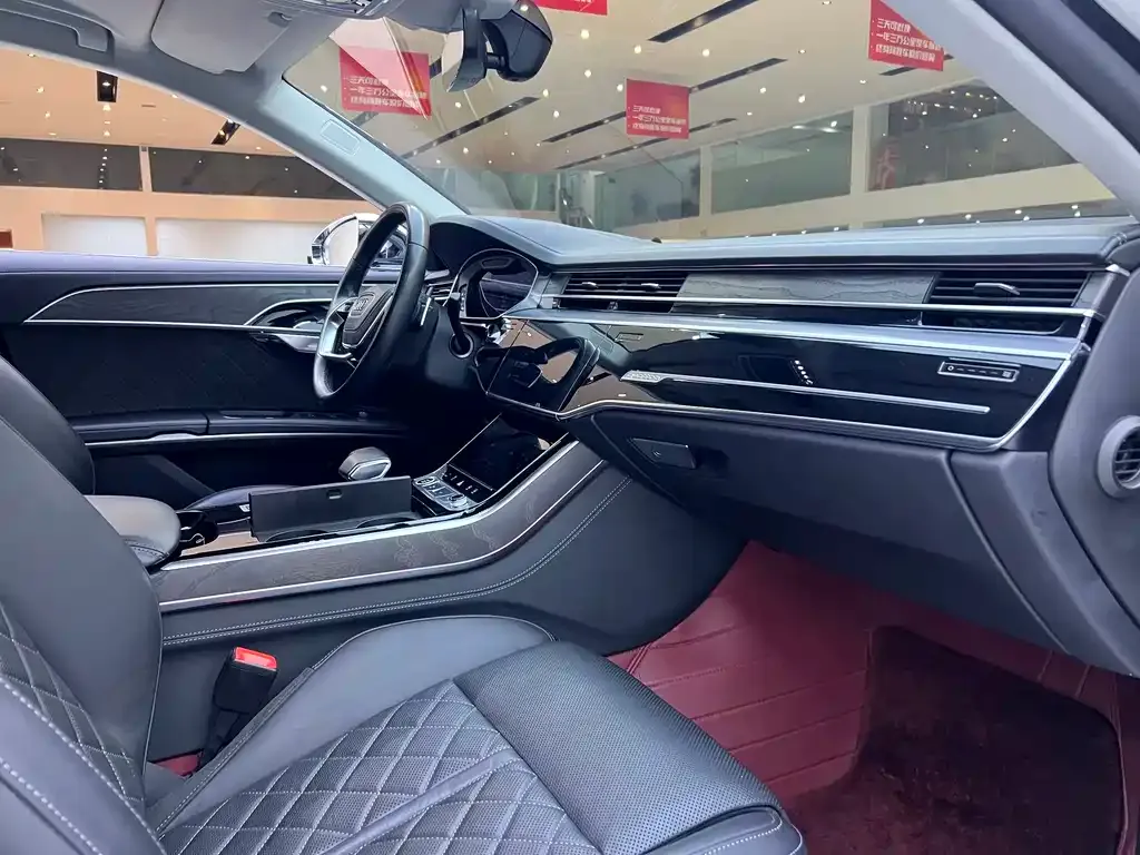 Audi A8 — фото 10