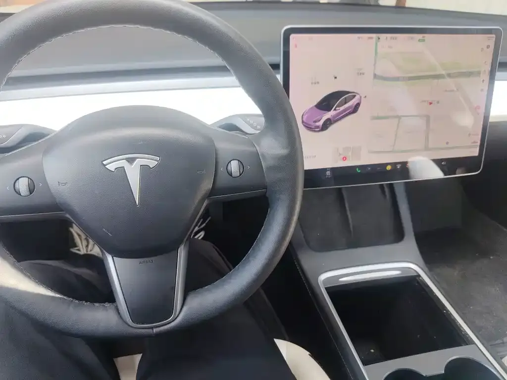 Tesla Model 3 — фото 10