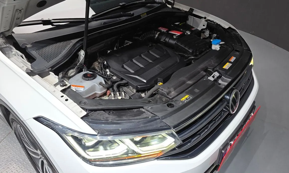 Volkswagen Tiguan — фото 10