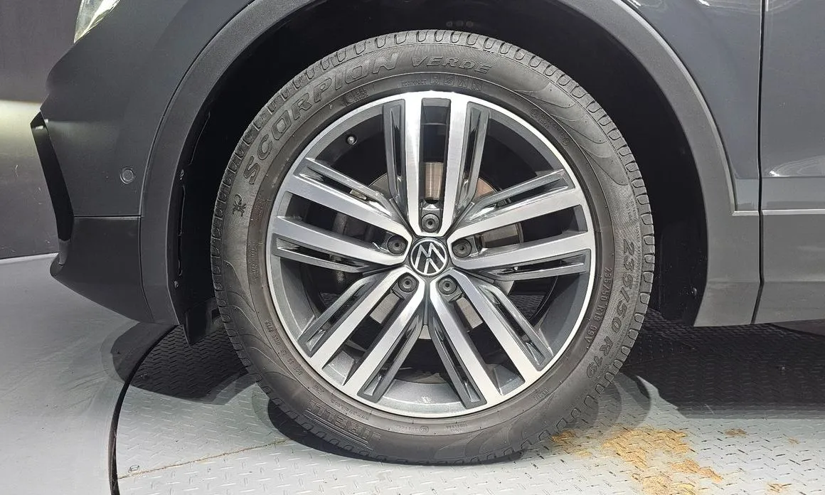 Volkswagen Tiguan — фото 8