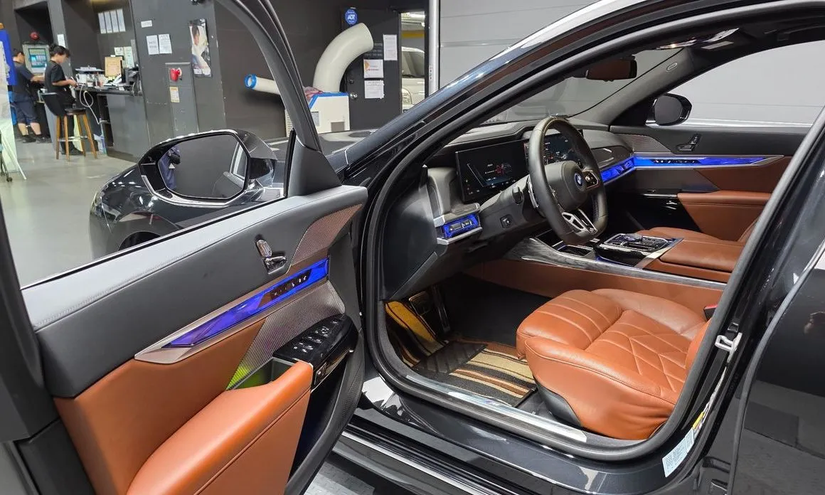 BMW i7 — фото 5