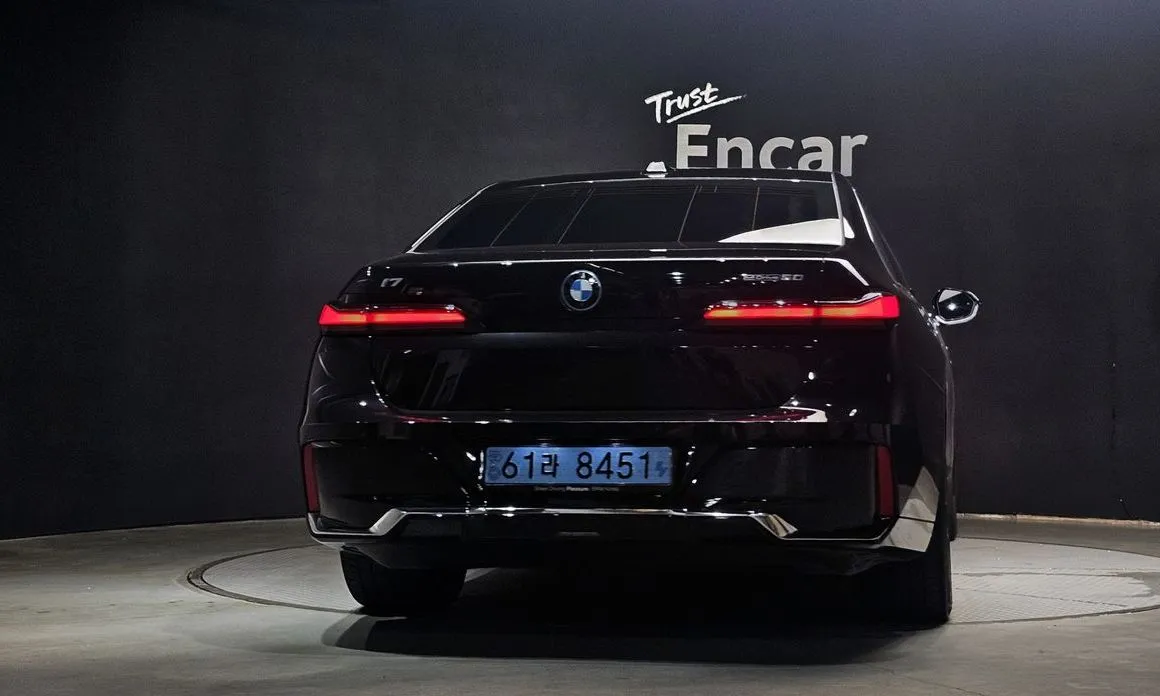 BMW i7 — фото 3