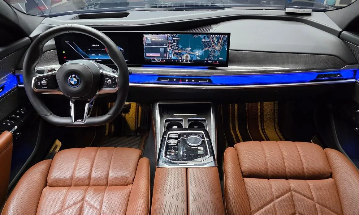 BMW i7 — фото 9