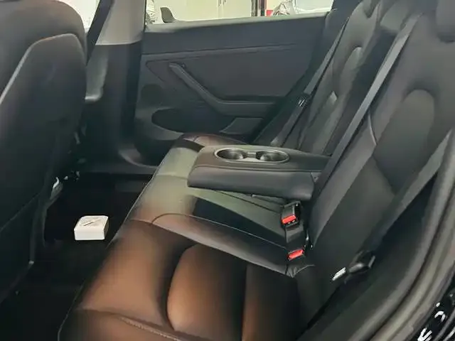 Tesla Model 3 — фото 3
