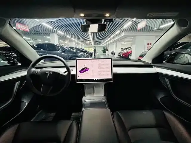 Tesla Model 3 — фото 4