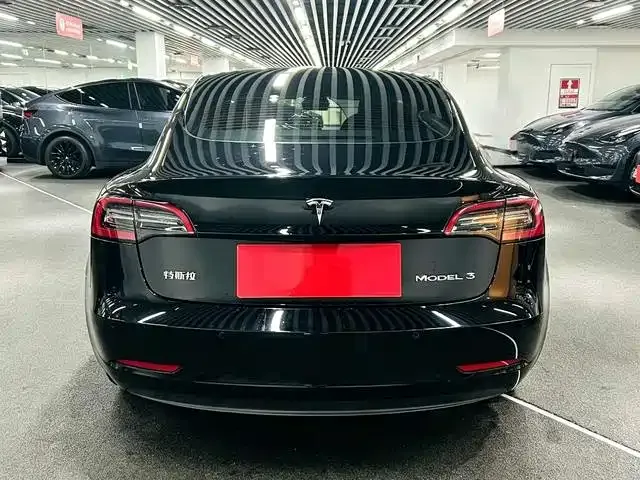Tesla Model 3 — фото 5