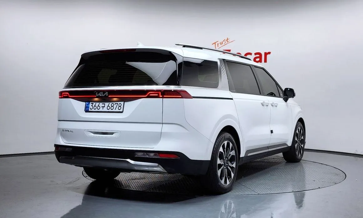 Kia Carnival — фото 3