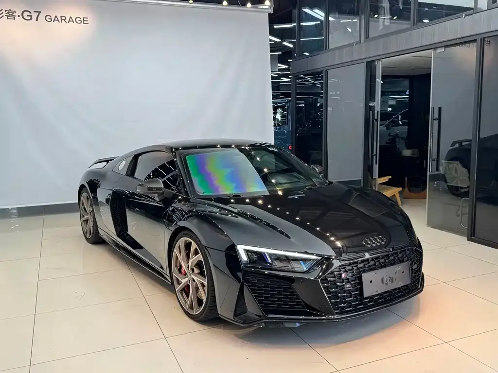 Audi R8 — фото 9