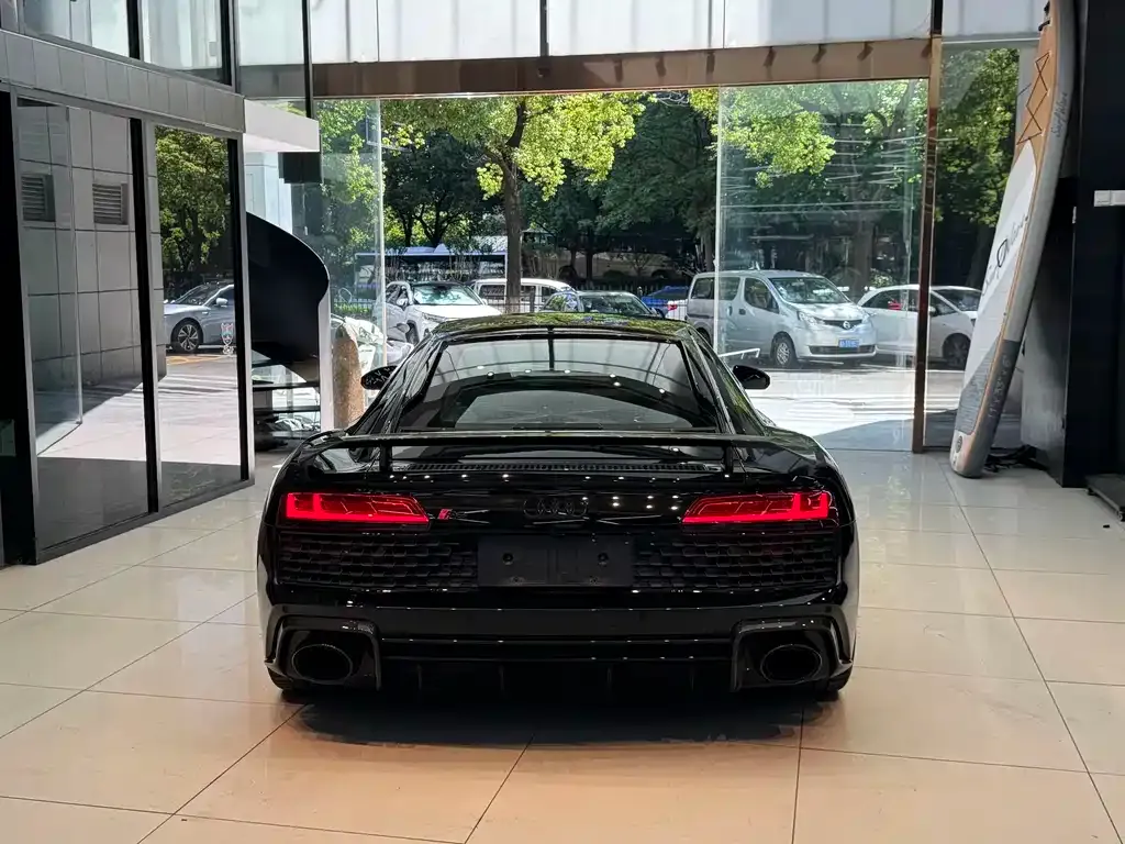 Audi R8 — фото 7