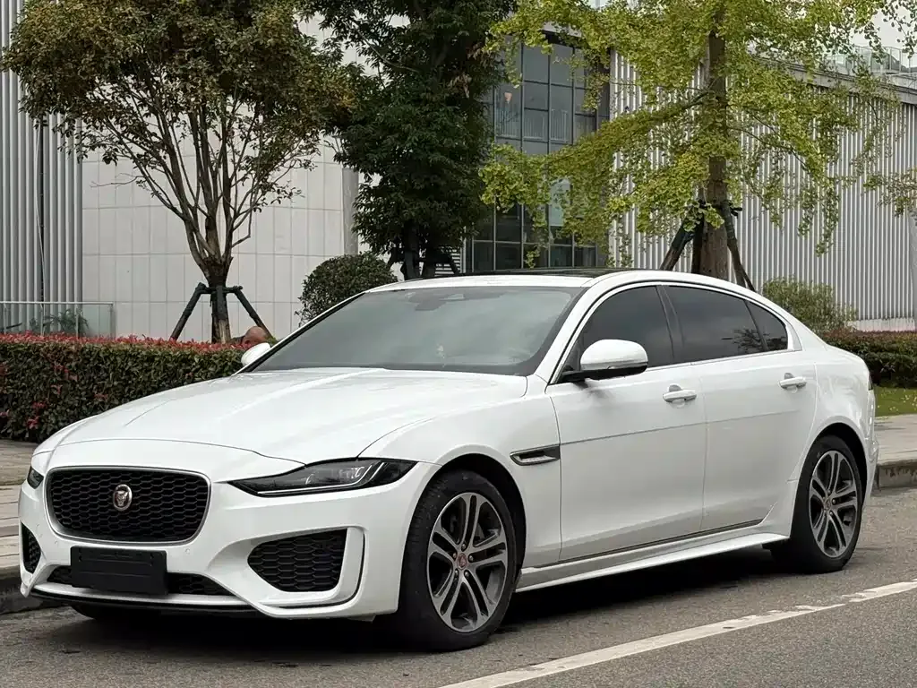 Jaguar XEL — фото 1
