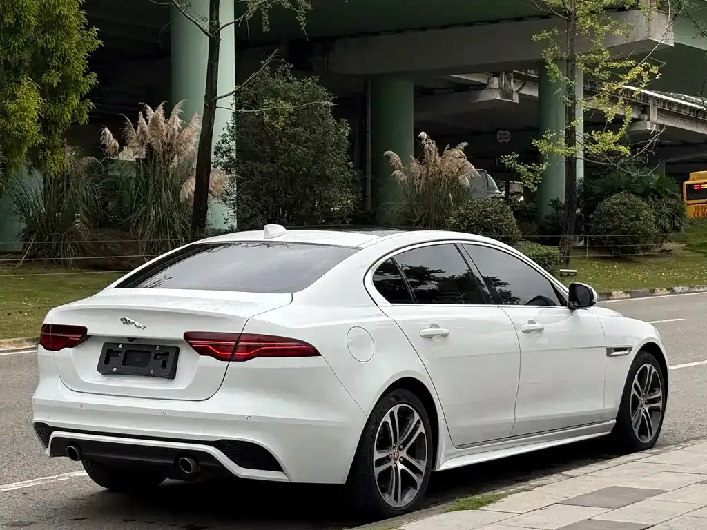 Jaguar XEL — фото 10