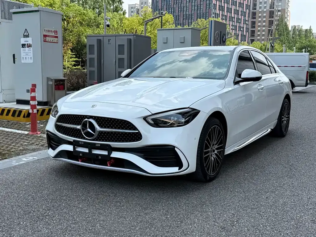 Mercedes-Benz C-Class — фото 1