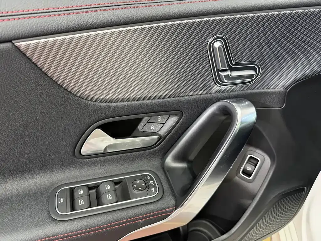 Mercedes-Benz A-Class — фото 10