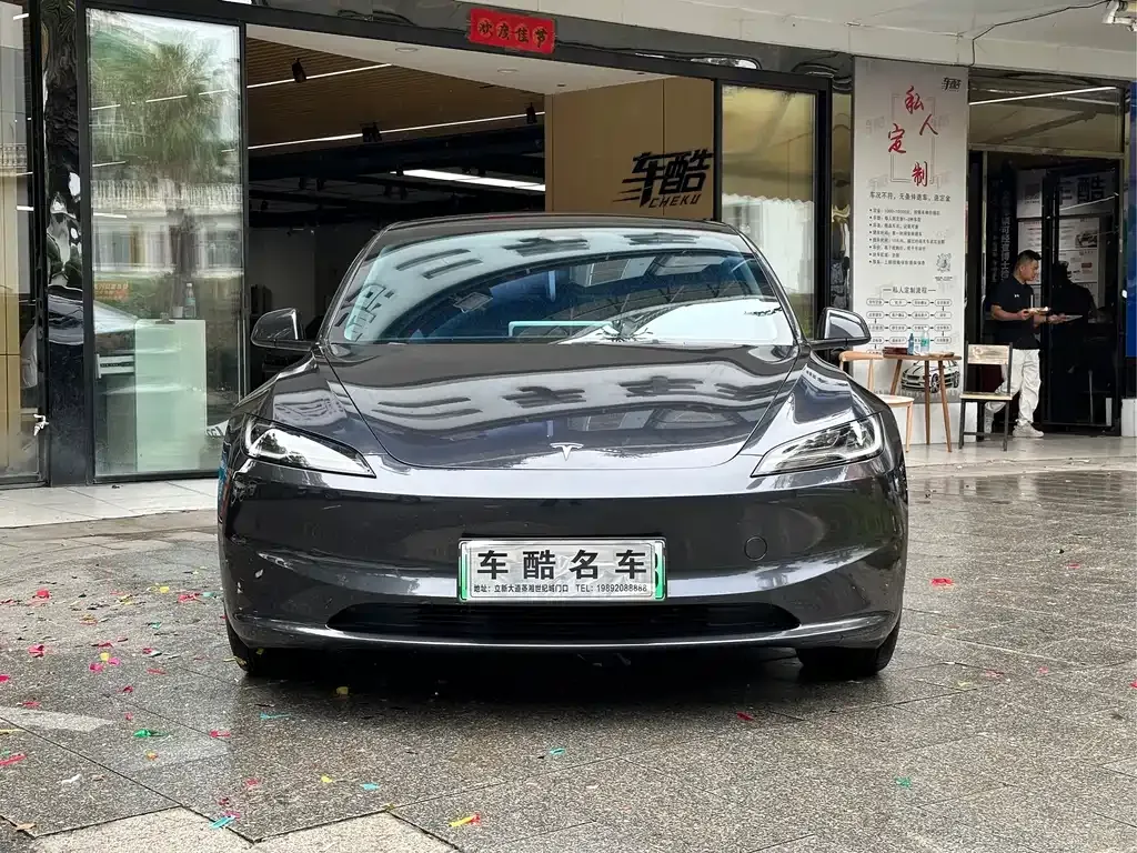 Tesla Model 3 — фото 5