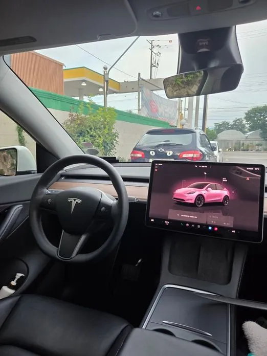 Tesla Model Y — фото 8