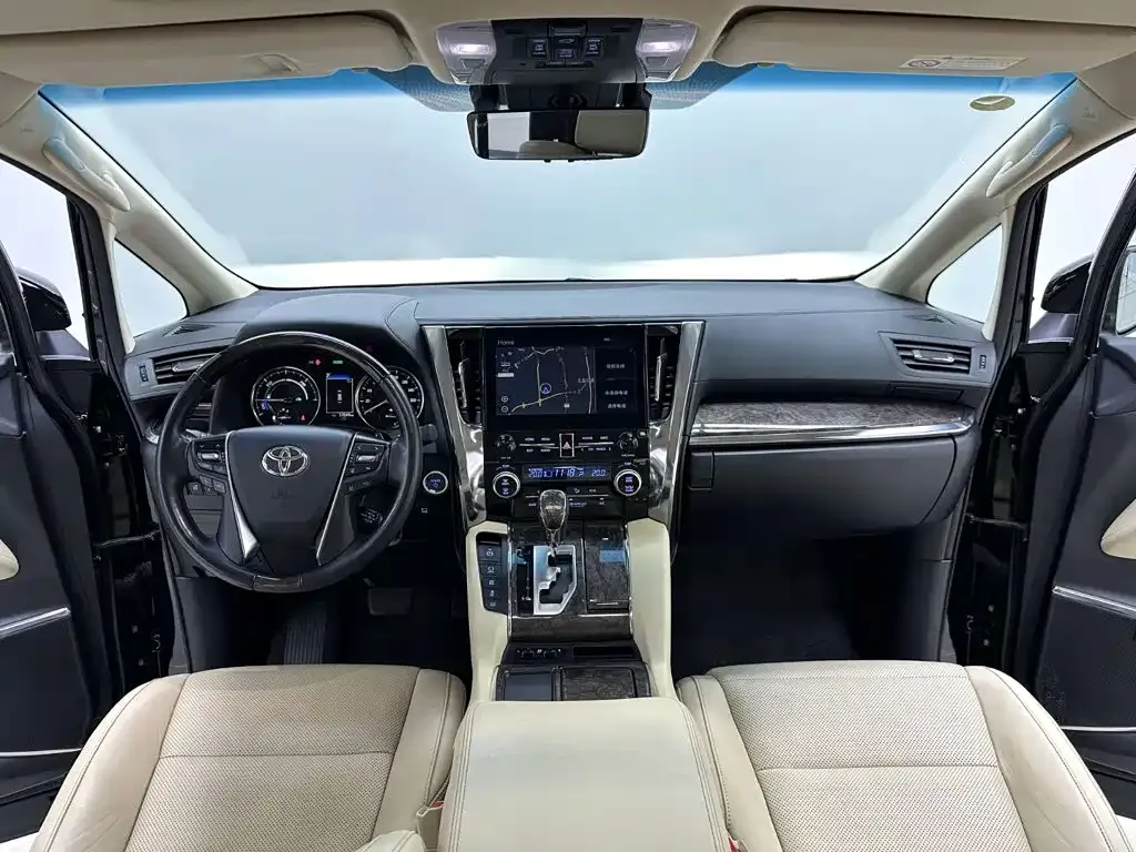 Toyota Alphard — фото 5