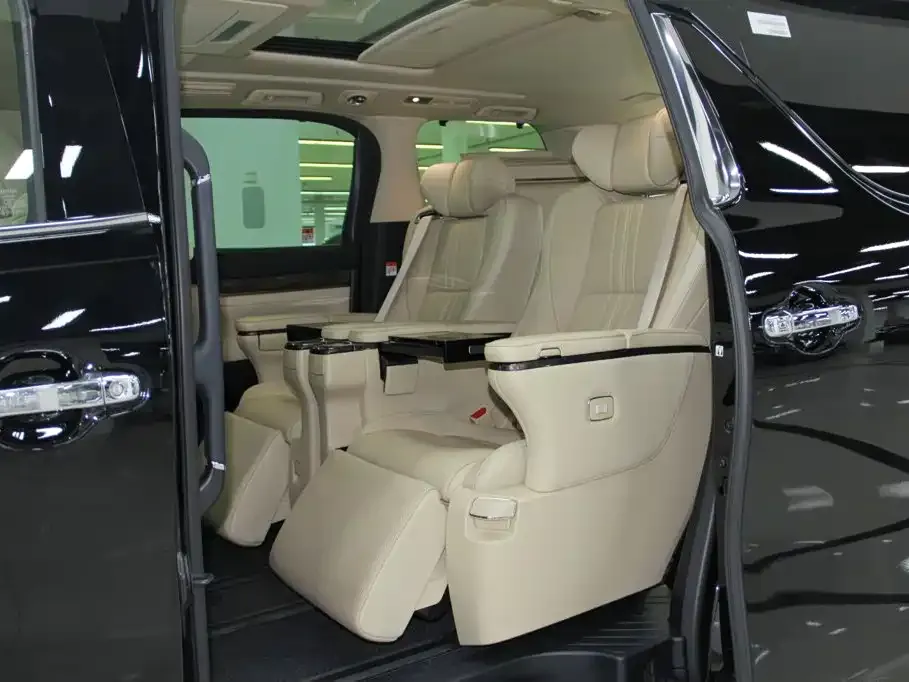 Toyota Alphard — фото 3