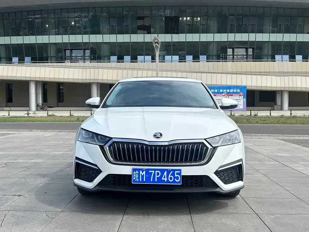 Skoda Octavia — фото 2