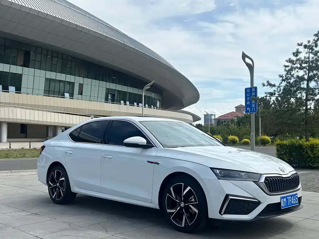 Skoda Octavia — фото 3