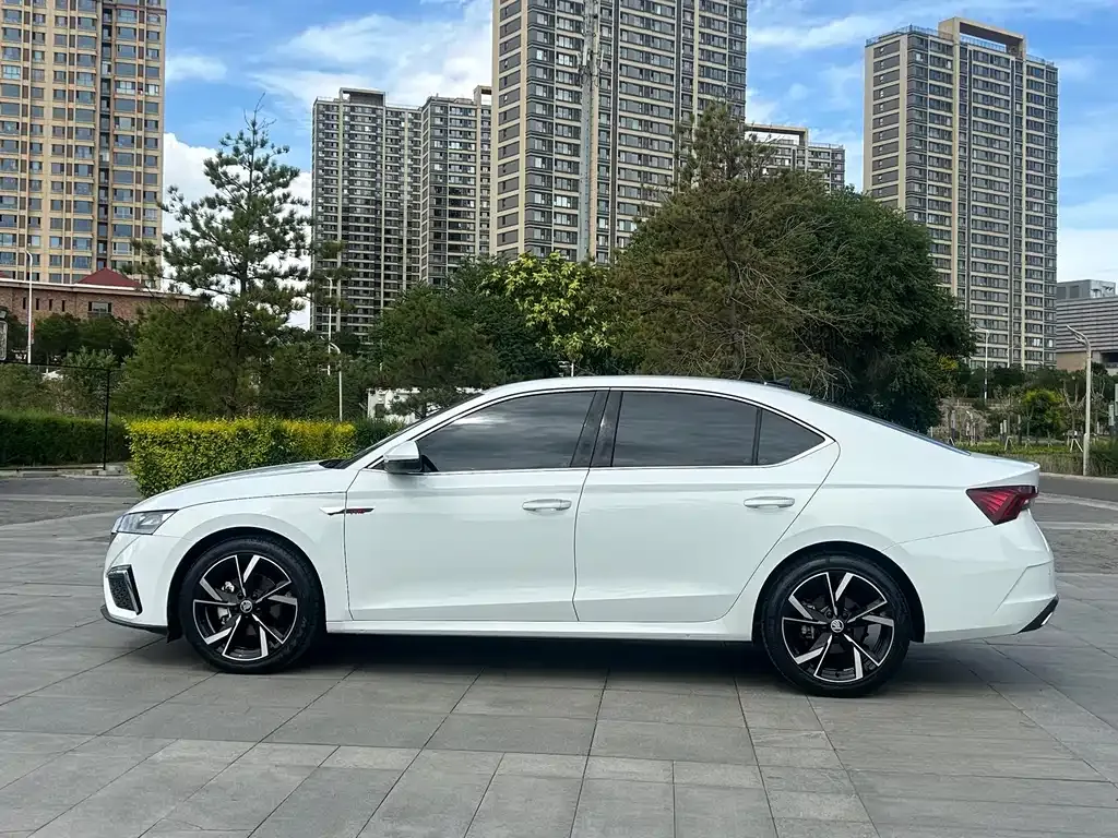 Skoda Octavia — фото 8