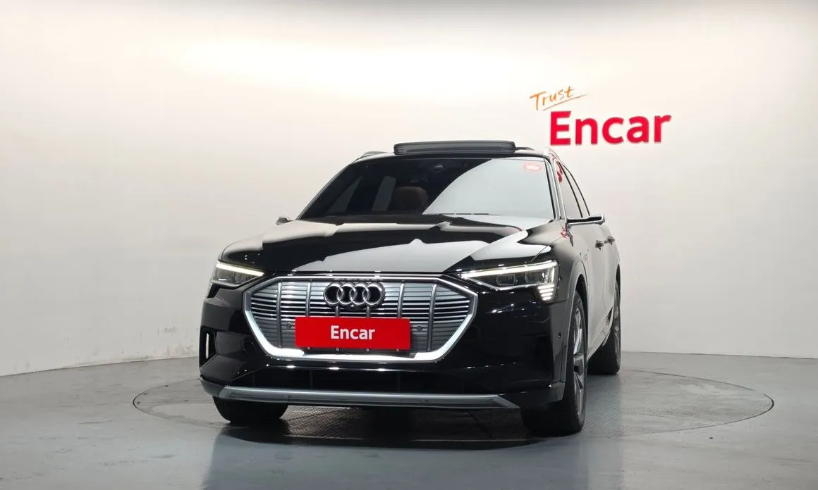 Audi e-tron — фото 3