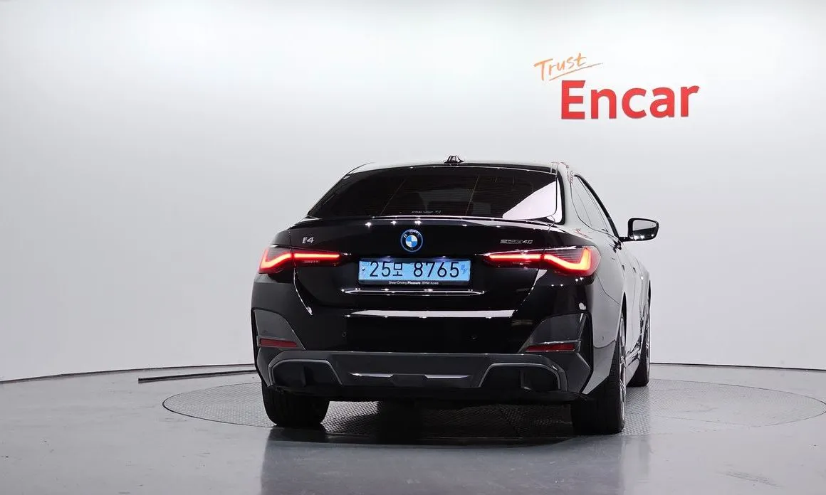 BMW i4 — фото 3