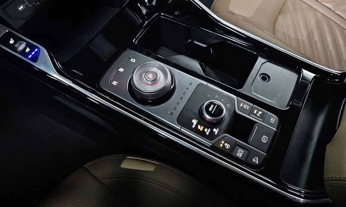 Kia Sorento — фото 6