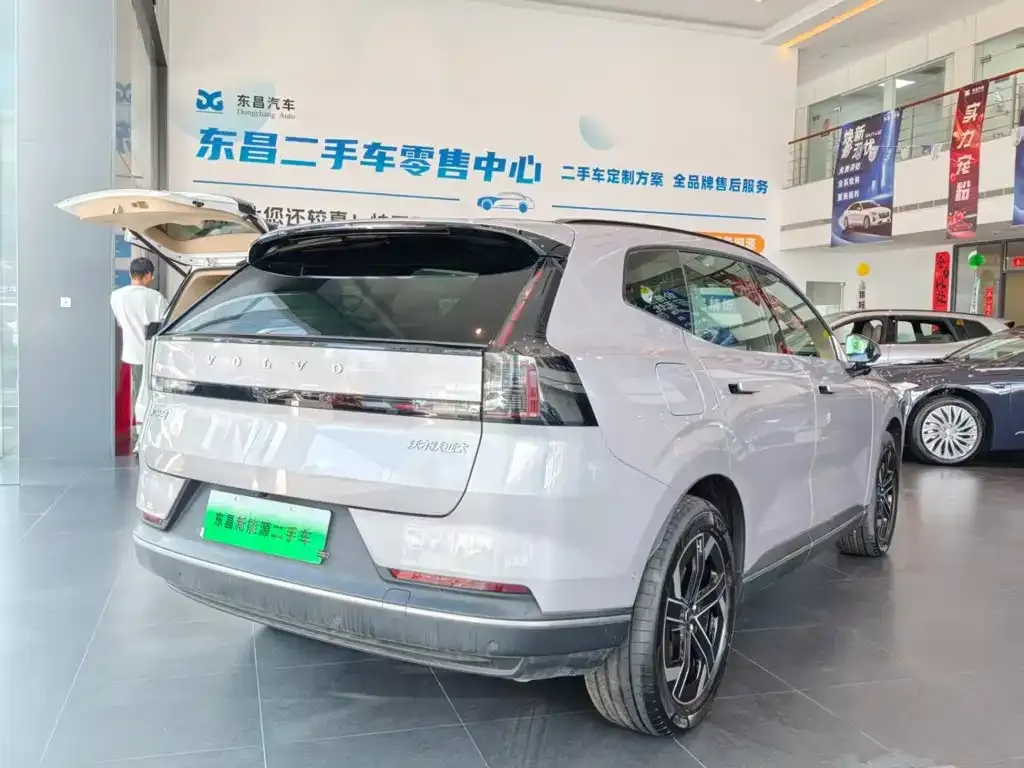 Volvo XC70 Plug-in Hybrid — фото 6