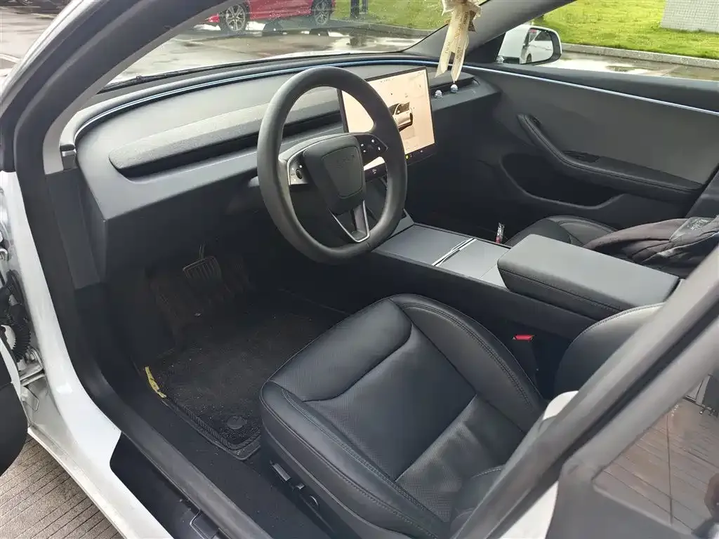 Tesla Model 3 — фото 6